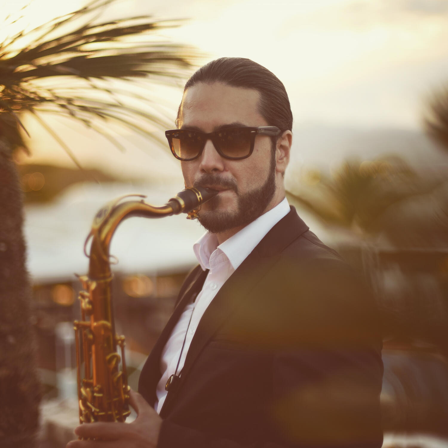 Italian sax and DJ