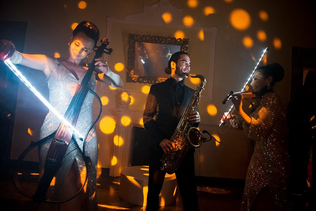 wedding saxophonist and DJ in Italy