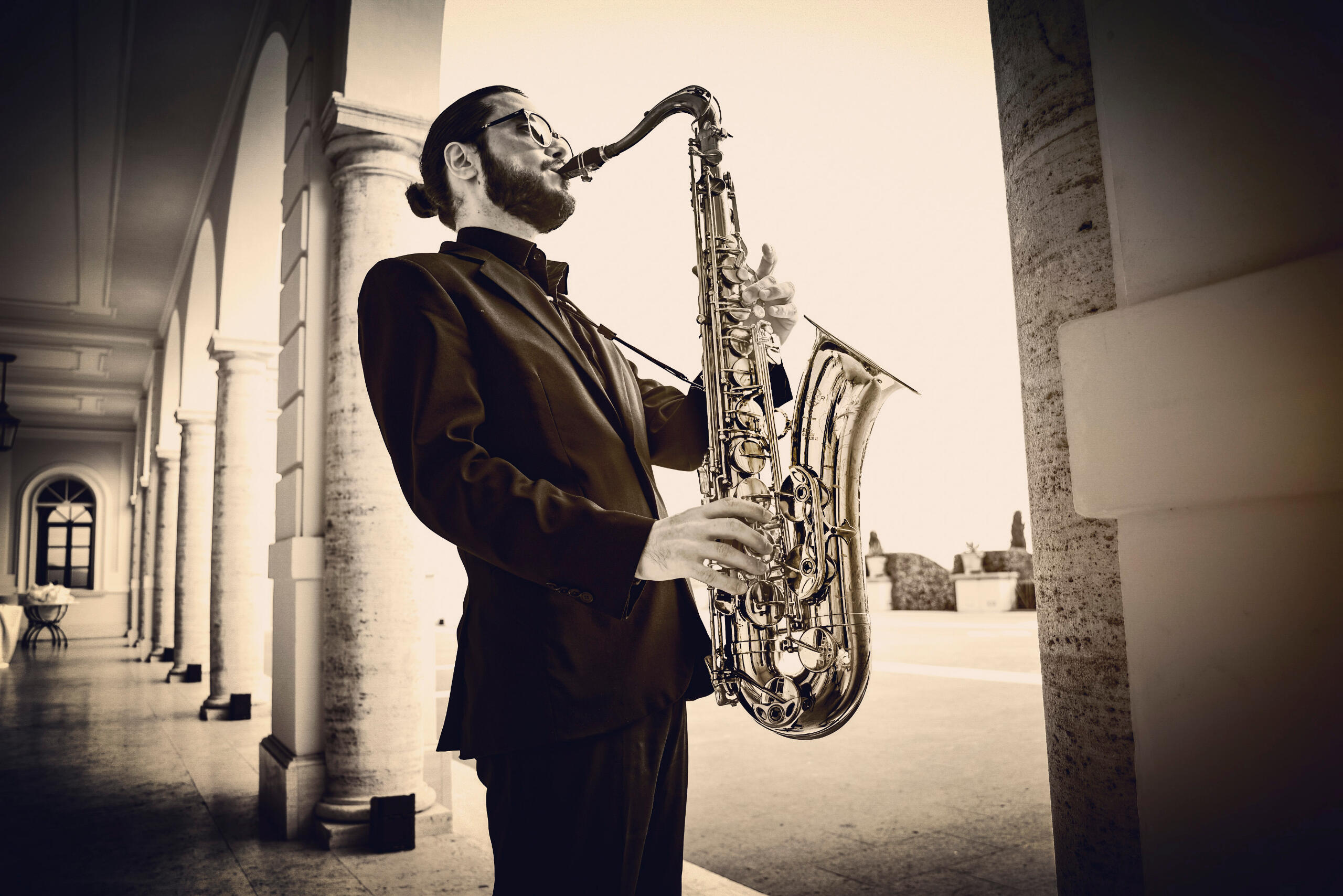 wedding saxophonist and DJ in Florence