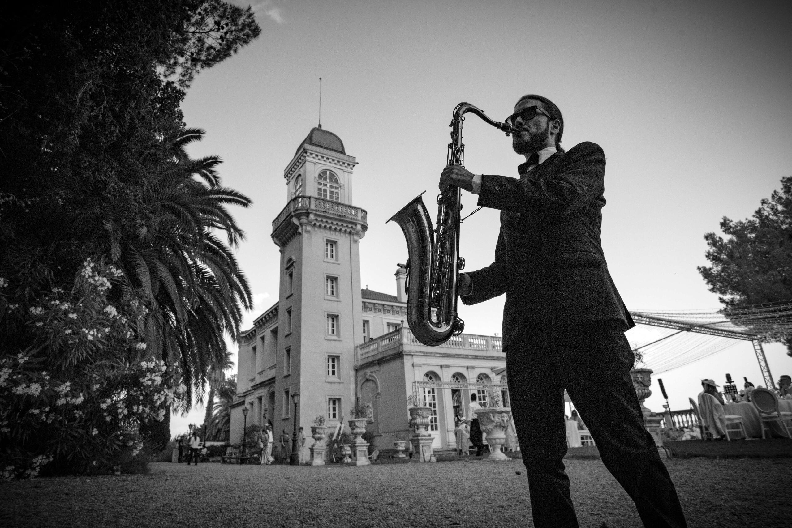 italian wedding sax and DJ France